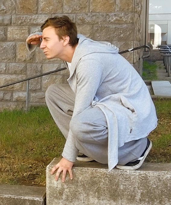 miguel schaut parkour_cut_klein